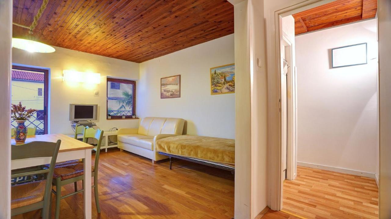 Apartman Laura *